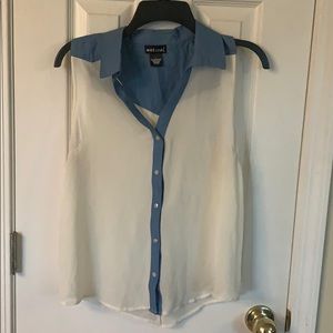 🐝 3/$10 Blue jean and tan blouse